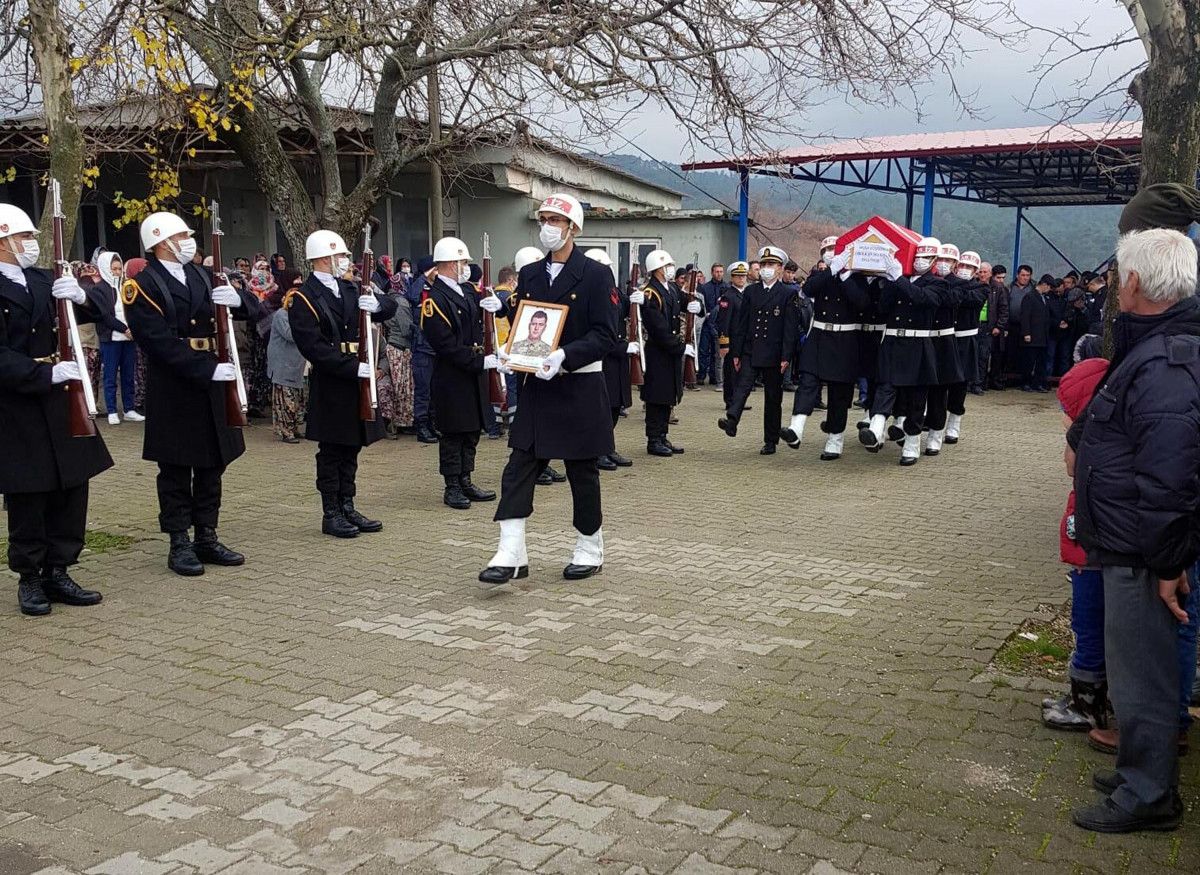İzindeyken kazada ölen uzman er için Çanakkale de askeri tören #2