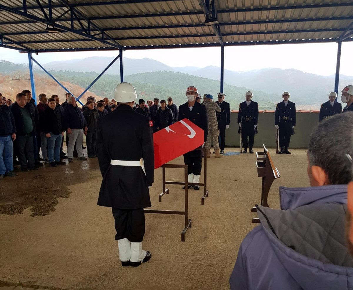 İzindeyken kazada ölen uzman er için Çanakkale de askeri tören #6