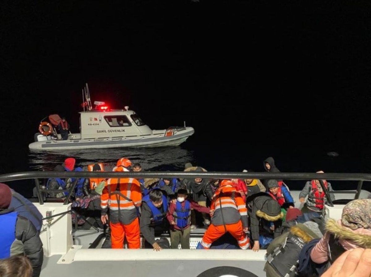 İzmir açıklarında 49 göçmen kurtarıldı #1