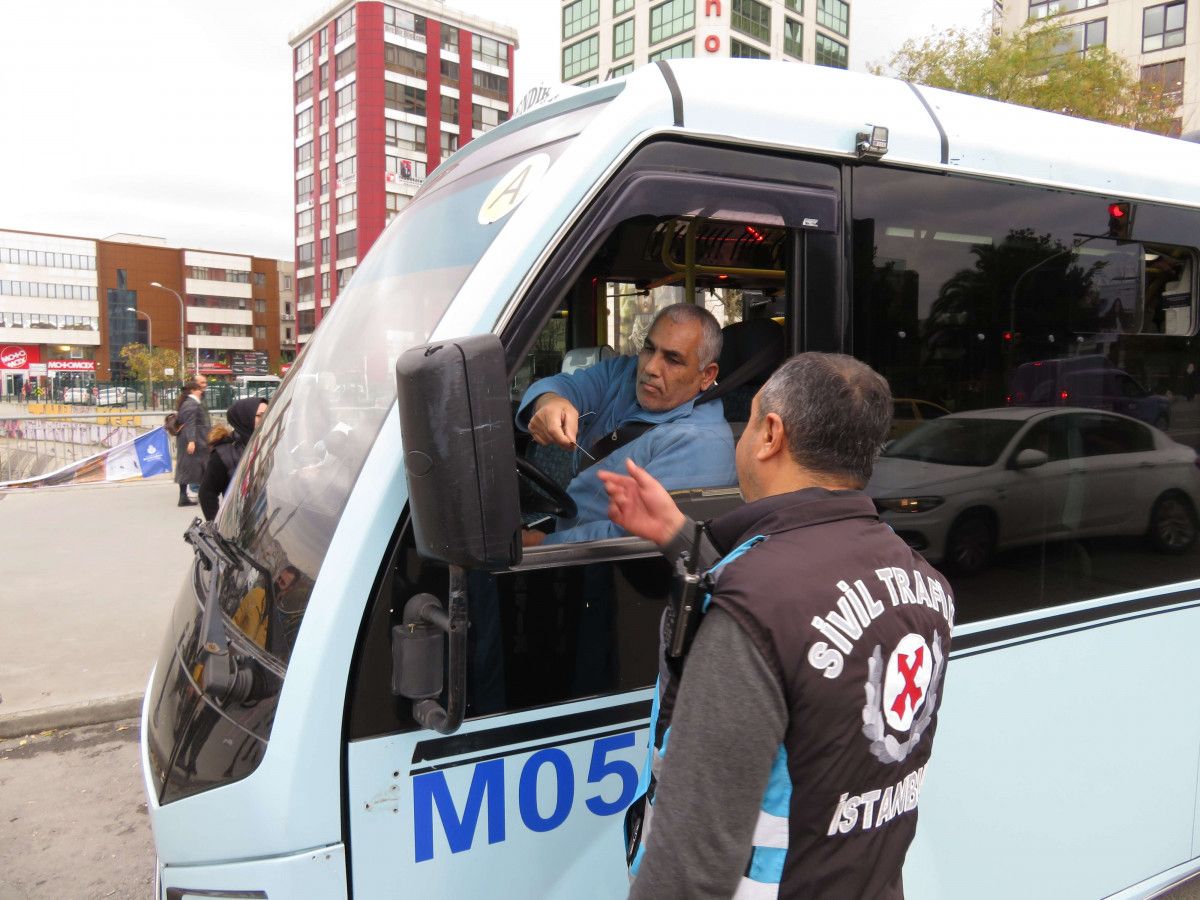 Kadıköy de ceza yiyen minibüsçü: Yine fazla yolcu alacağız #5