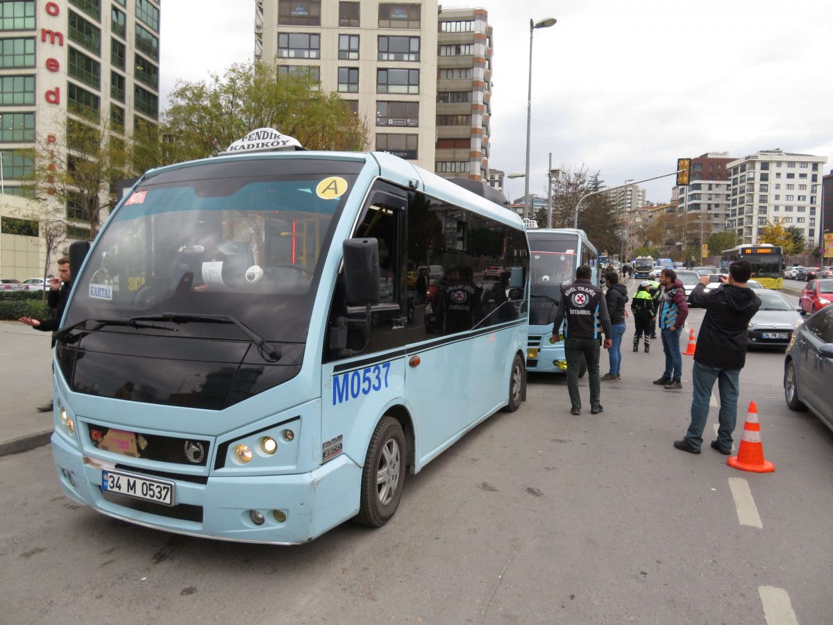 Kadıköy de ceza yiyen minibüsçü: Yine fazla yolcu alacağız #6