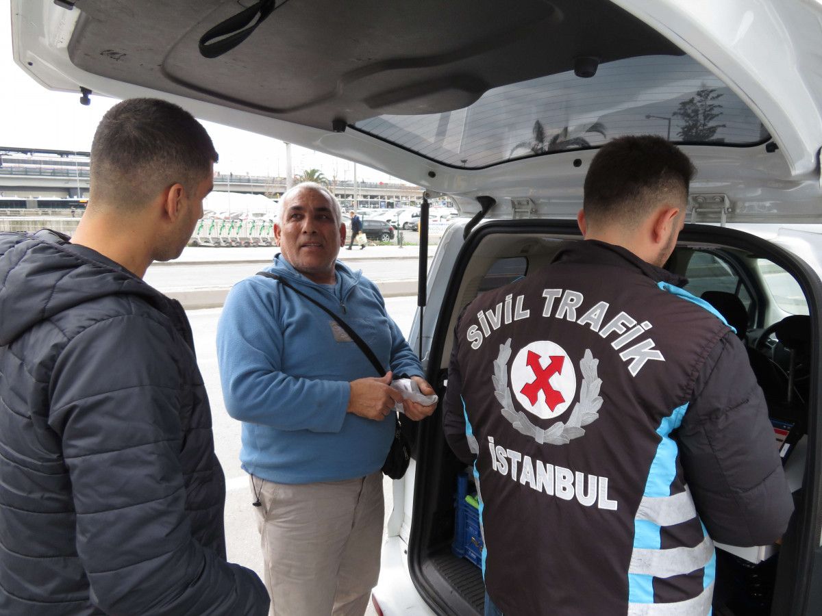 Kadıköy de ceza yiyen minibüsçü: Yine fazla yolcu alacağız #7