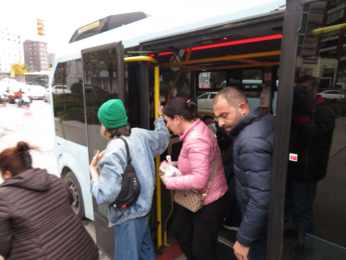 Kadıköy de ceza yiyen minibüsçü: Yine fazla yolcu alacağız #9