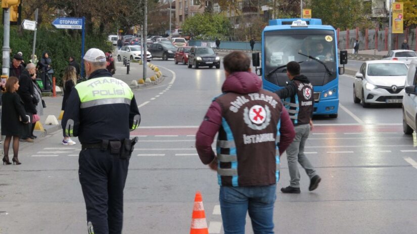 Kadıköy’de ceza yiyen minibüsçü: Yeniden fazla yolcu alacağız