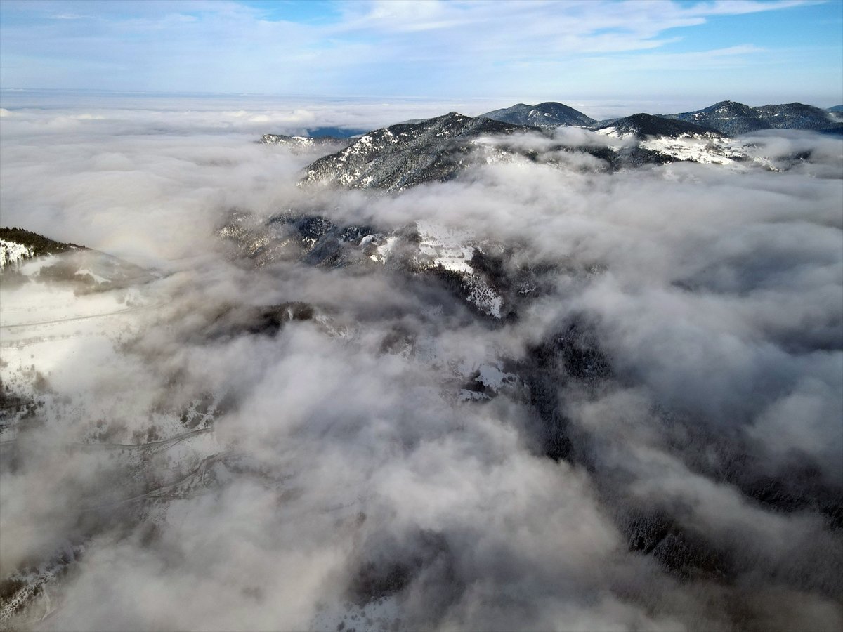 Kar ve sisle kaplanan Küre Dağları ndan kartpostallık manzaralar #5