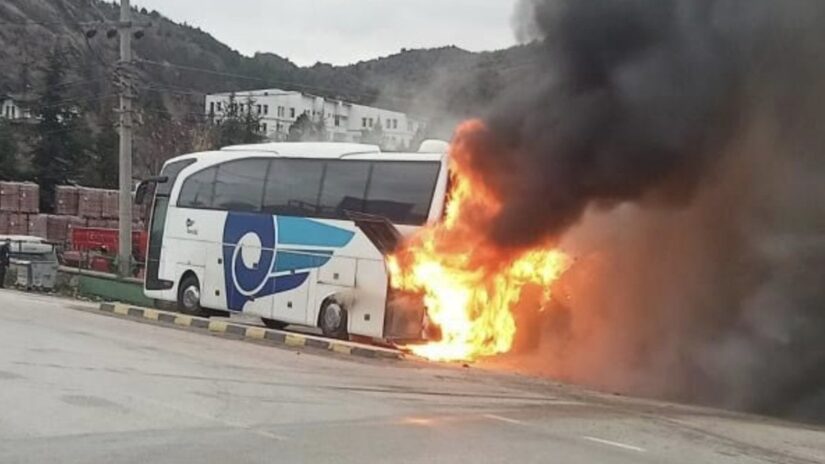 Karabük’te seyir halindeki yolcu otobüsünde yangın