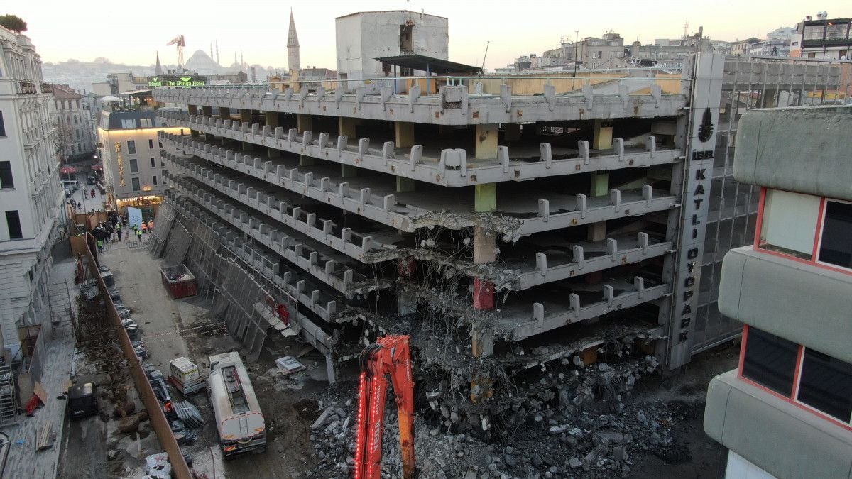 Karaköy Katlı Otoparkı nda yıkım başladı #4