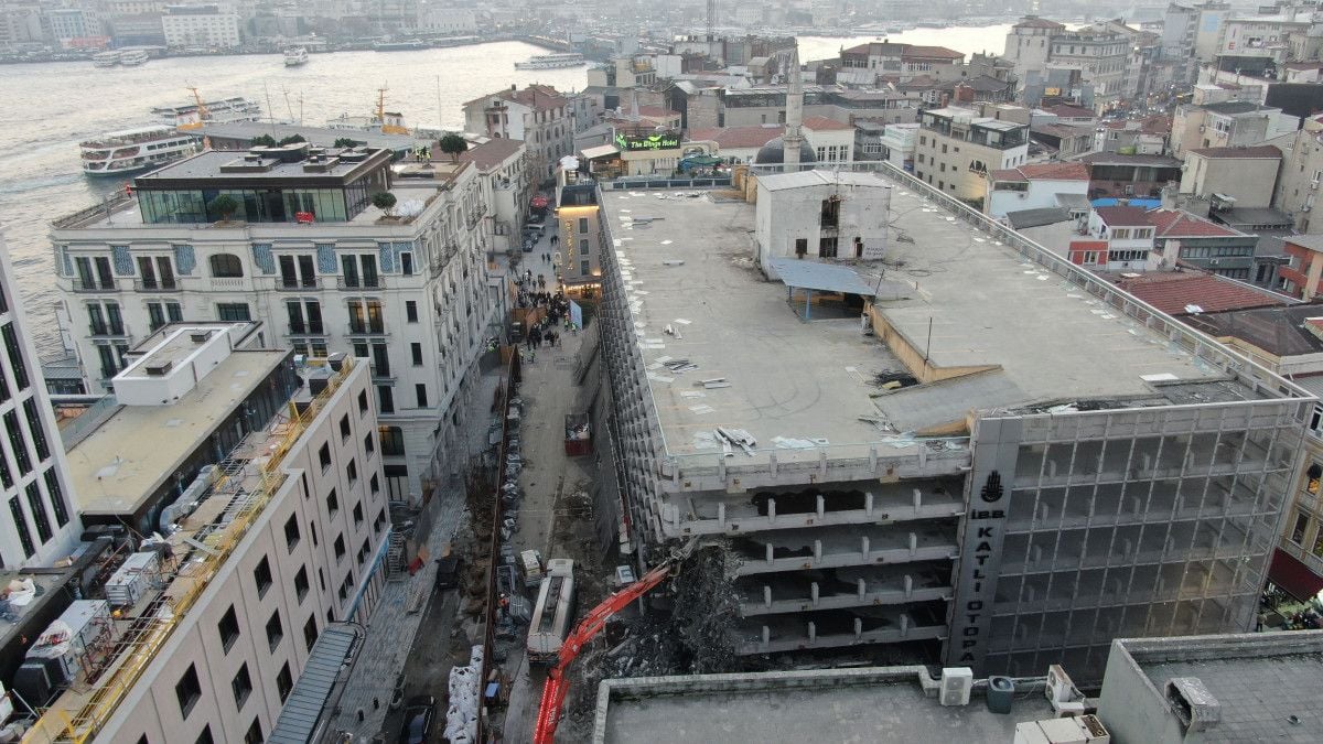 Karaköy Katlı Otoparkı nda yıkım başladı #6