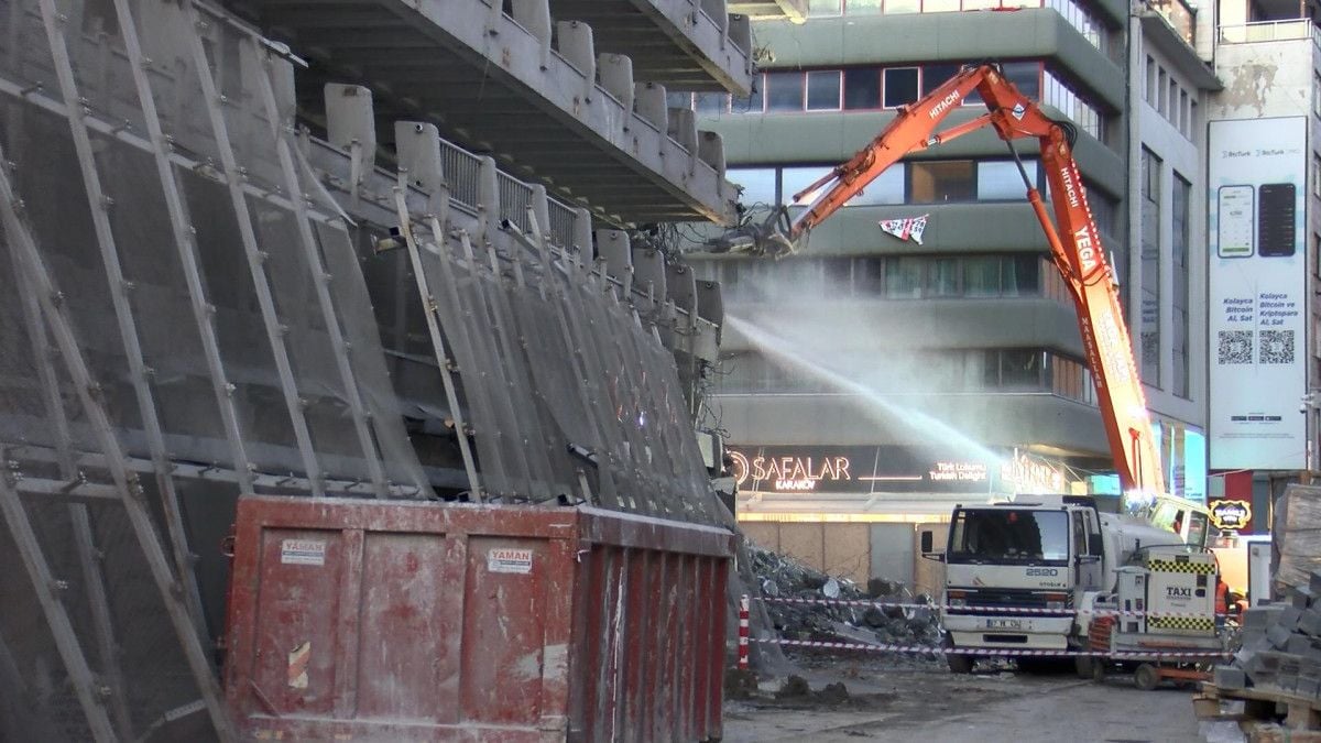 Karaköy Katlı Otoparkı nda yıkım başladı #7