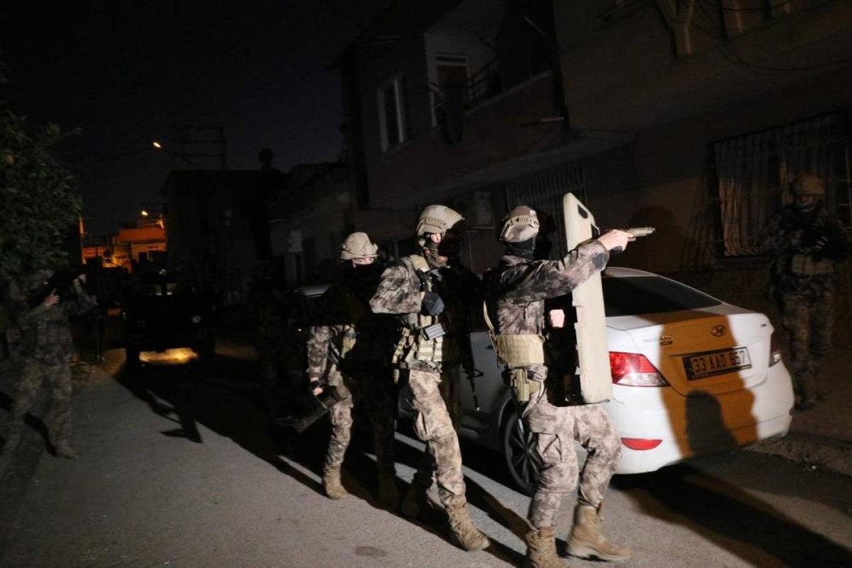 Mersin’de 300 polisle uyuşturucu operasyonu #3