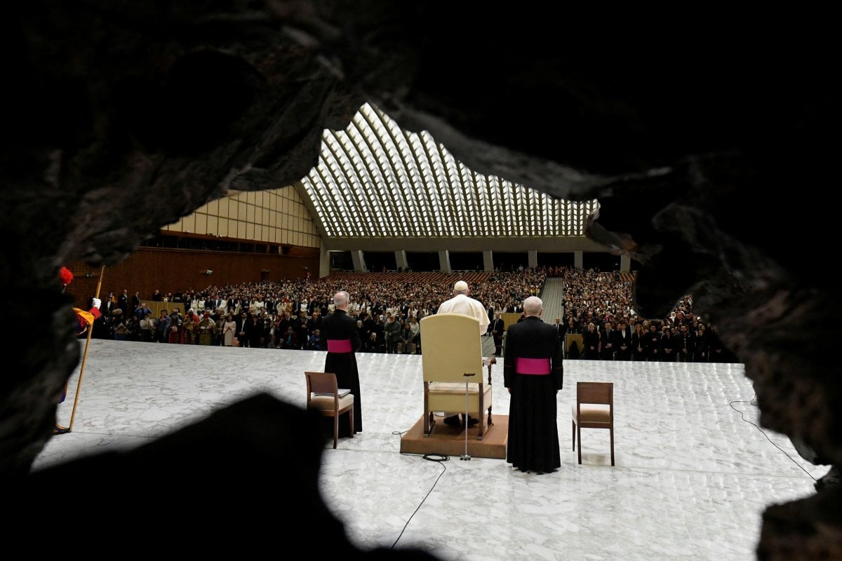 Papa Francis: İblis bizi kuşattı #4