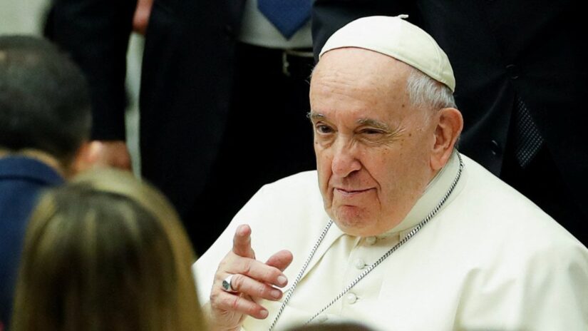 Papa Francis: Şeytan bize abluka etti