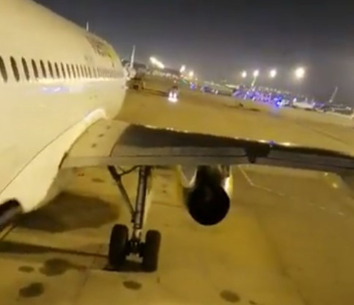 Pegasus uçağı Barselona ya acil iniş yaptı, 28 yolcu kaçtı #3