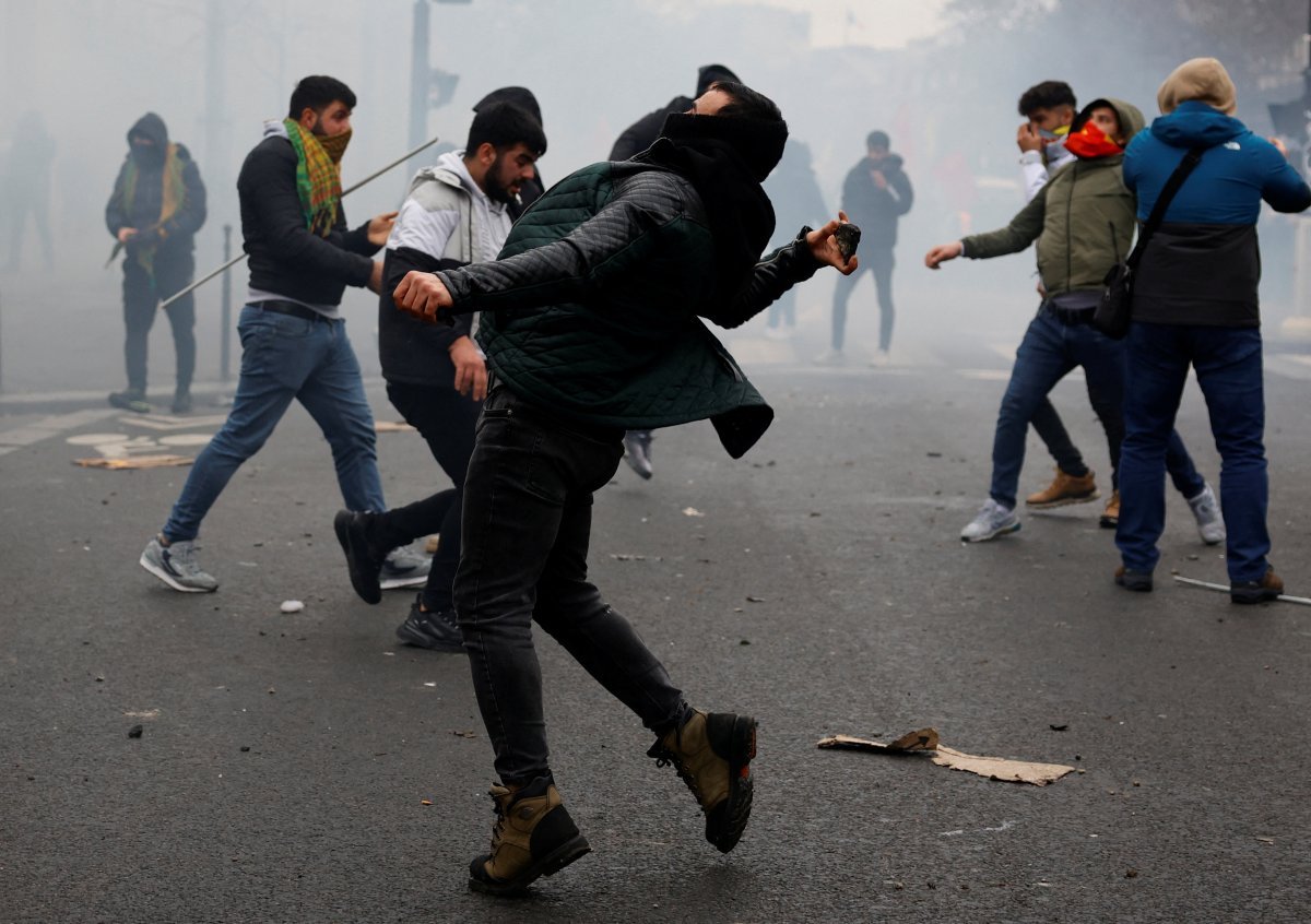 PKK yandaşları Paris’te büyük tahribata yol açtı #7