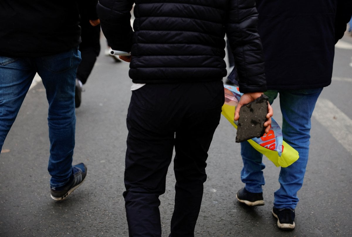 PKK yandaşları Paris’te büyük tahribata yol açtı #10