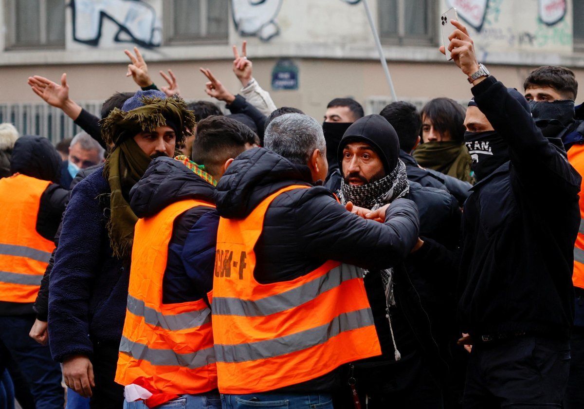 PKK yandaşları Paris’te büyük tahribata yol açtı #11