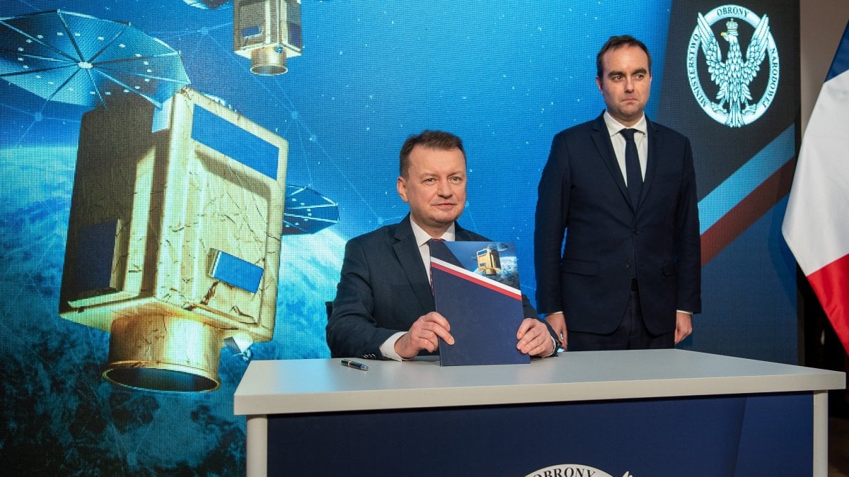Polonya, Fransa’dan 2 adet gözlem uydusu satın alacak #1