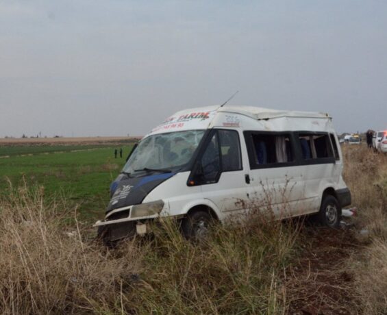 Şanlıurfa’da emekçileri taşıyan minibüs yıkıldı: 23 yaralı