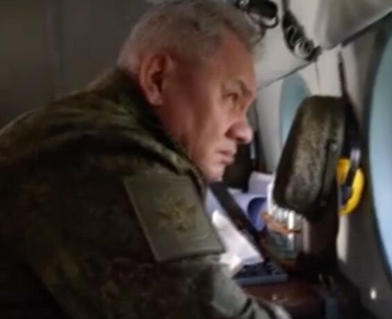 Sergey Şoygu Ukrayna’daki Rus cephelerini havadan araştırdı