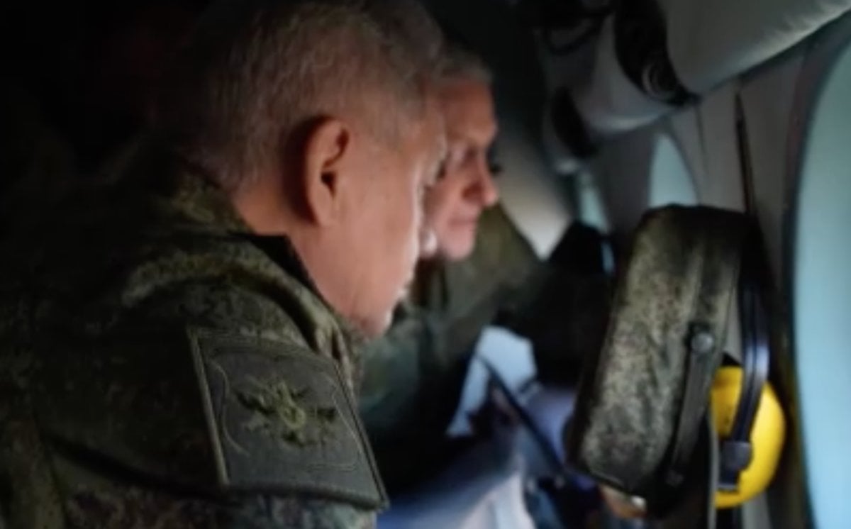 Sergey Şoygu Ukrayna daki Rus cephelerini havadan inceledi #2
