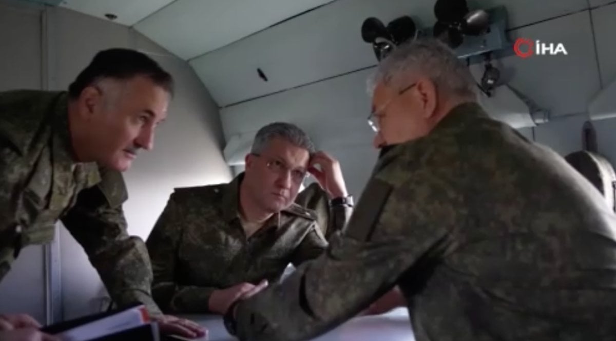Sergey Şoygu Ukrayna daki Rus cephelerini havadan inceledi #3