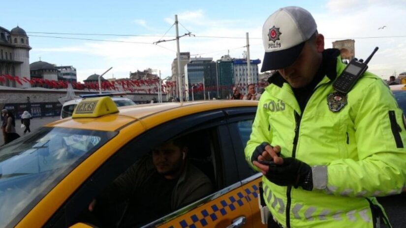 Taksim’de taksi teftişi