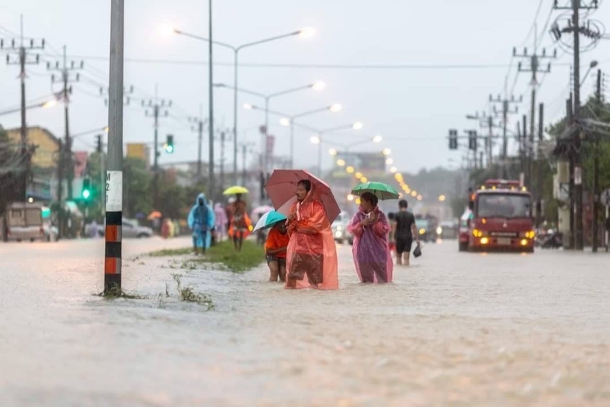 Tayland’ı muson vurdu: Köyler sular altında kaldı #1