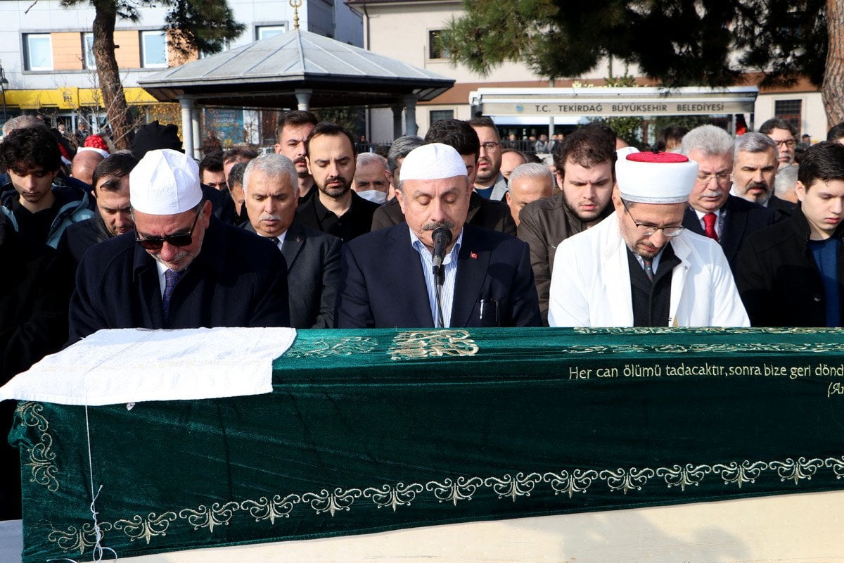 TBMM Başkanı Mustafa Şentop, kuzeninin cenaze namazını kıldırdı #4