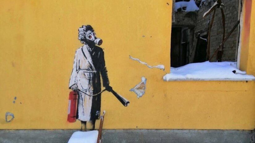 Ukrayna’da Banksy’nin eseri duvardan sökülerek çalınmak istendi