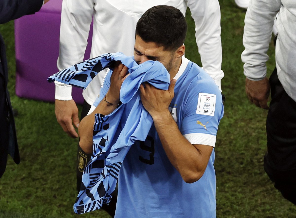 Uruguay ın elenmesiyle Luis Suarez gözyaşlarını tutamadı #2