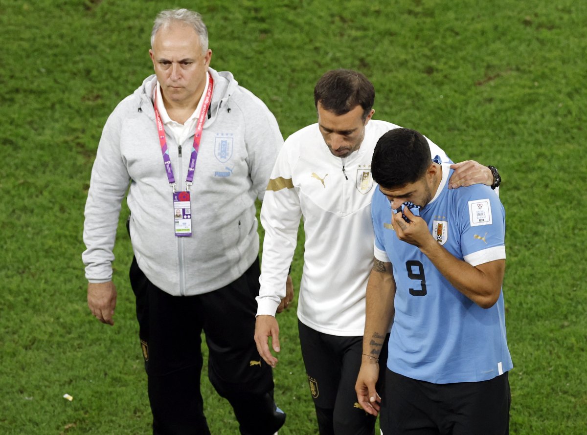 Uruguay ın elenmesiyle Luis Suarez gözyaşlarını tutamadı #3