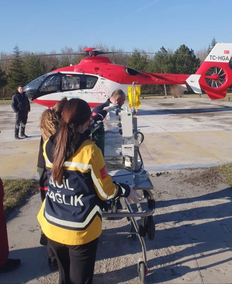 Ambulans helikopter 6 aylık bebek için havalandı #2