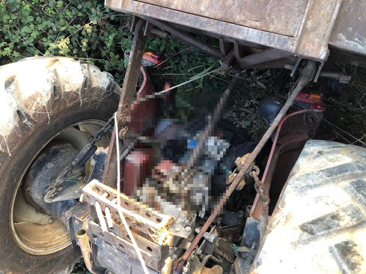 Antalya da devrilen traktörün altında kalan sürücü hayatını kaybetti #3
