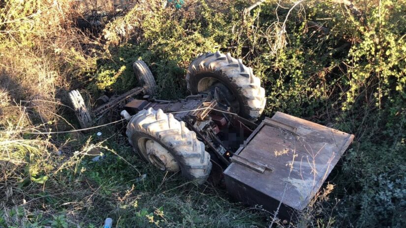 Antalya’da yıkılan traktörün altında kalan sürücü yaşamını kaybetti