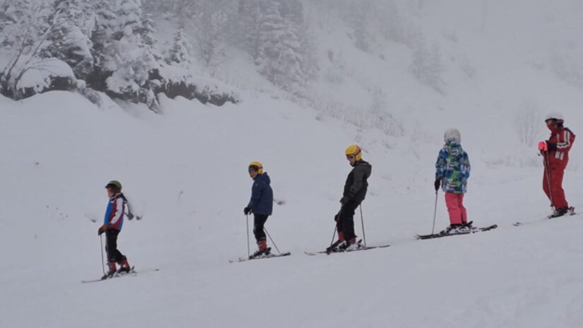 Atabarı Kayak Merkezi sezonun ilk ziyaretçilerini ağırladı