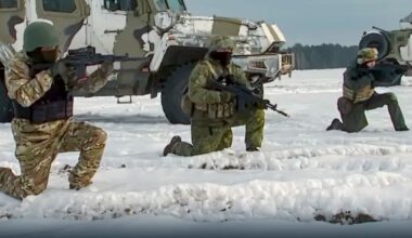 Bild: 12 bin Rus askeri, Ukrayna’ya saldırmak için Belarus’ta