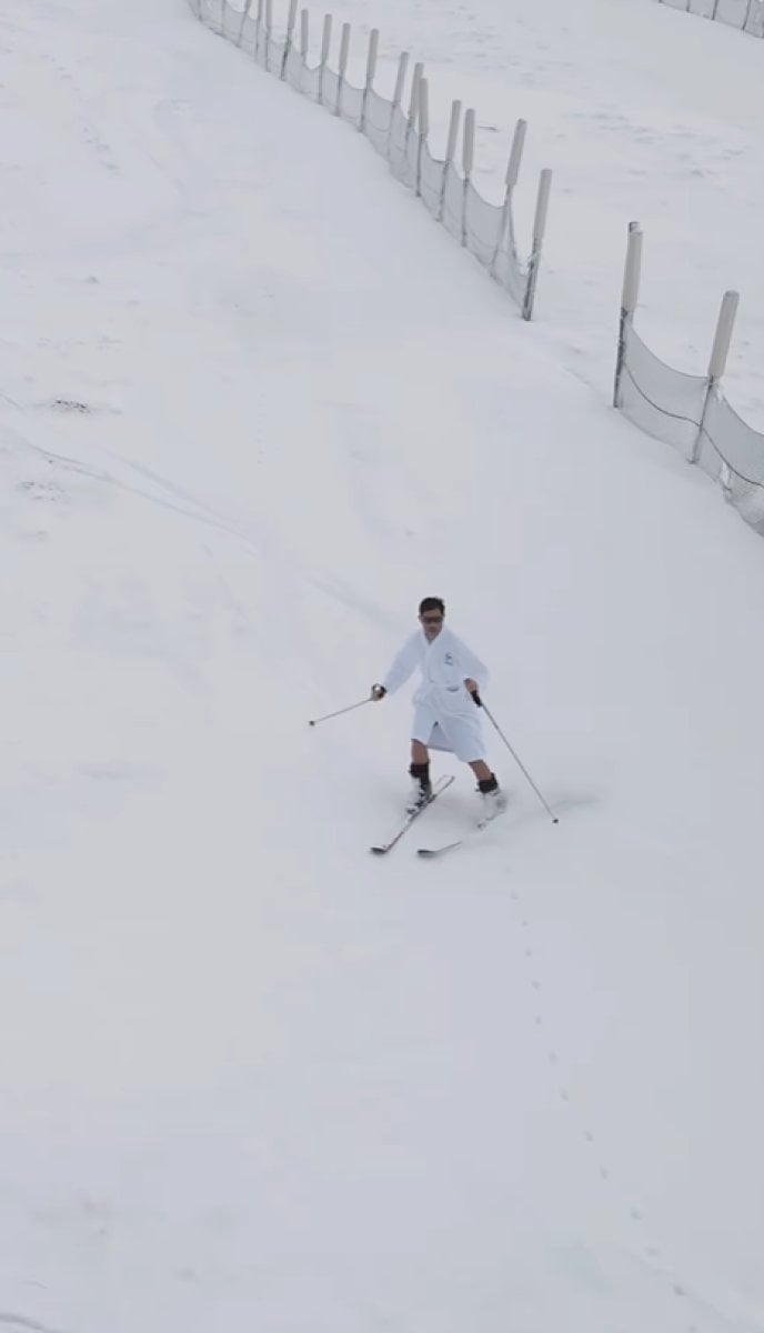 Cansel Elçin bornozla kayak yaptı #2