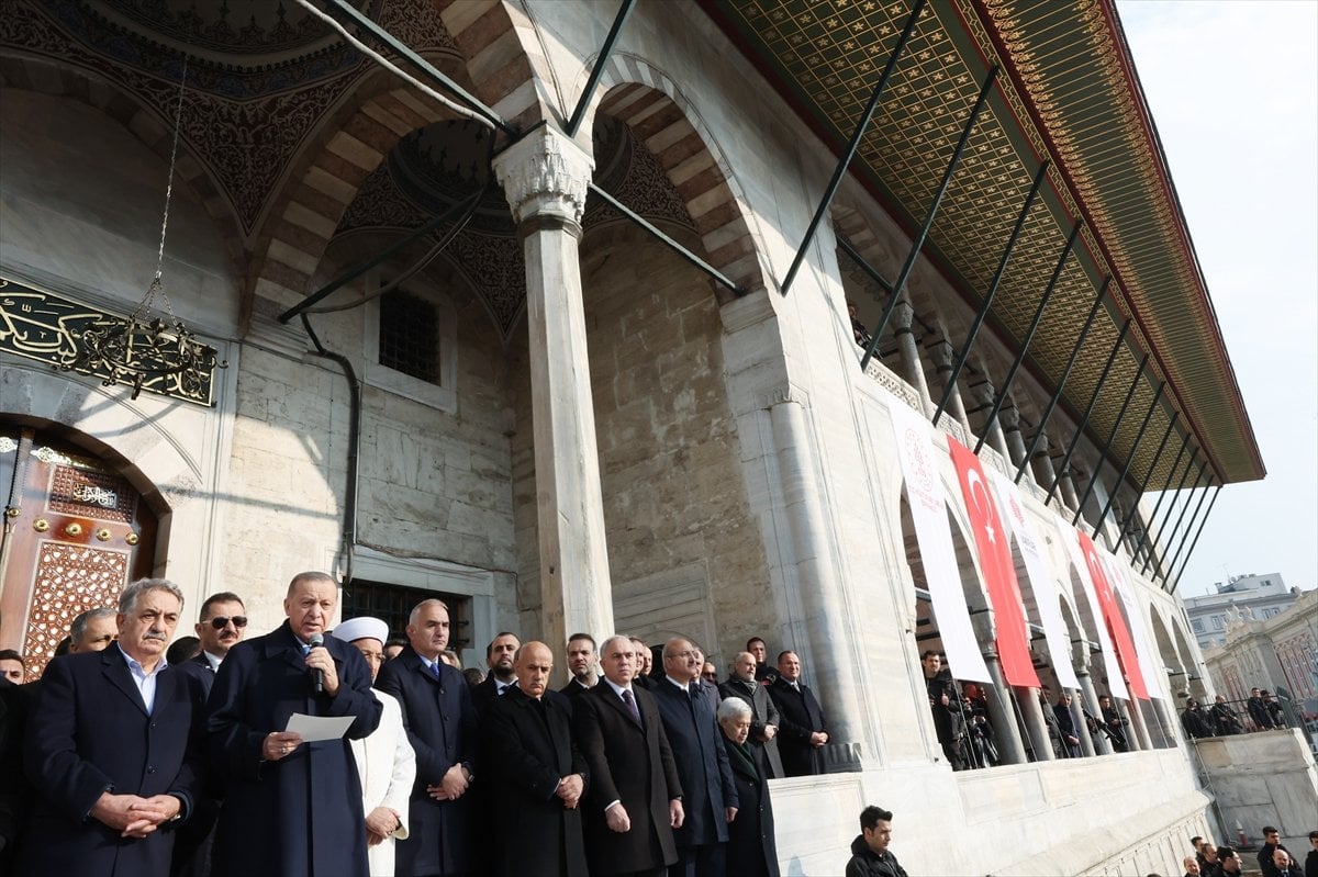 Cumhurbaşkanı Erdoğan, İstanbul da Yeni Camii yi ibadete açtı #1