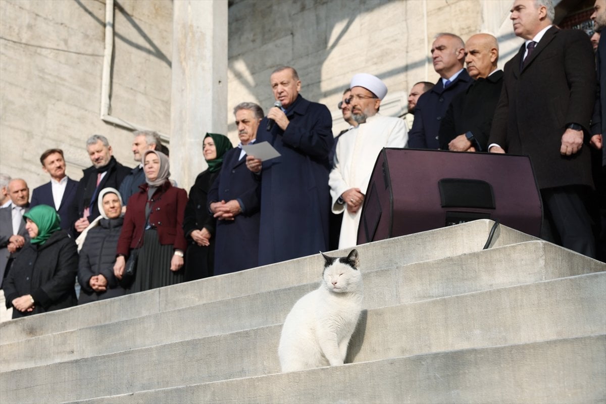 Cumhurbaşkanı Erdoğan, İstanbul da Yeni Camii yi ibadete açtı #4