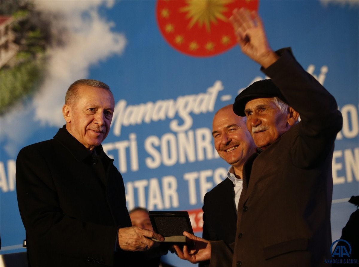 Cumhurbaşkanı Erdoğan Manavgat ta konutların teslim törenine katıldı #1