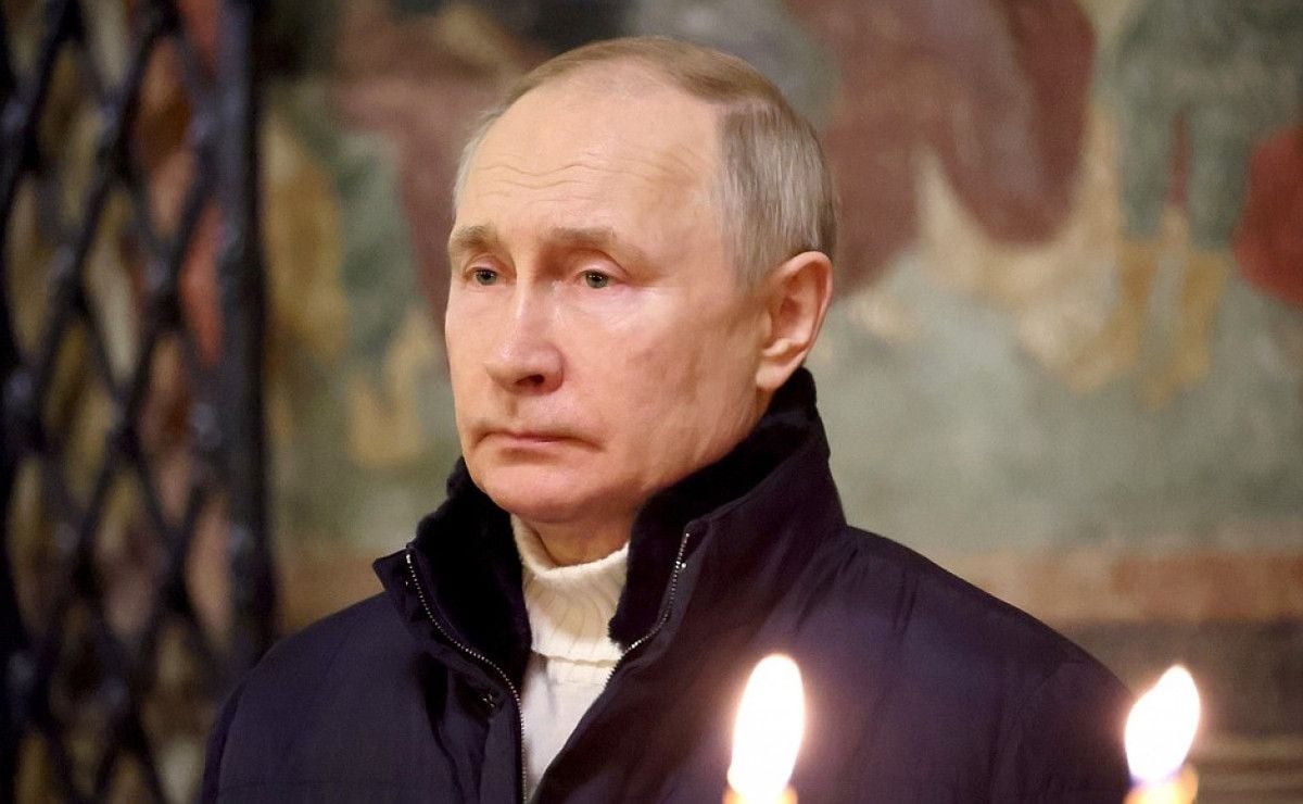 Vladimir Putin, Kremlin’deki katedralde tek başına Noel ayinine katıldı #1