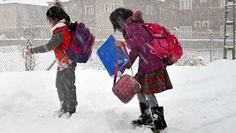 Kar okulları tatil ettirdi! Van’da 3 ilçede kar yağışı nedeniyle taşımalı eğitime ara verildi